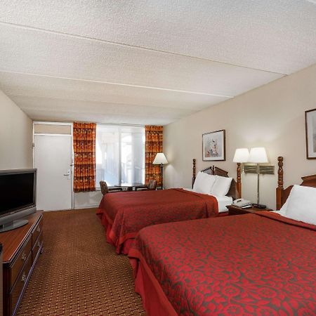 Days Inn By Wyndham Hurricane Mills Kültér fotó