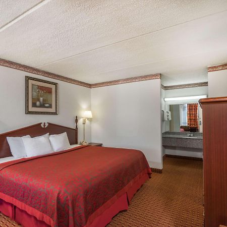 Days Inn By Wyndham Hurricane Mills Kültér fotó