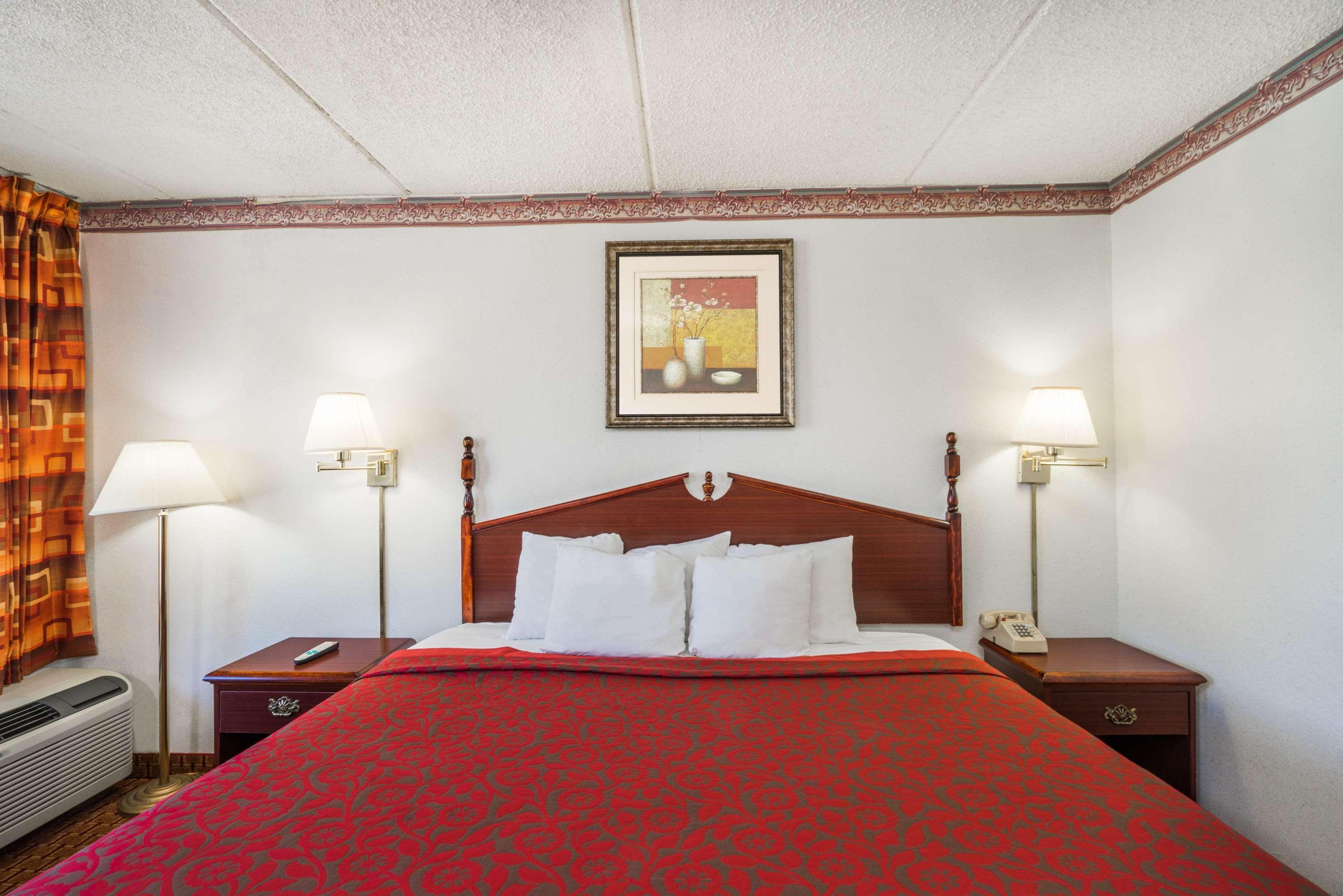 Days Inn By Wyndham Hurricane Mills Kültér fotó