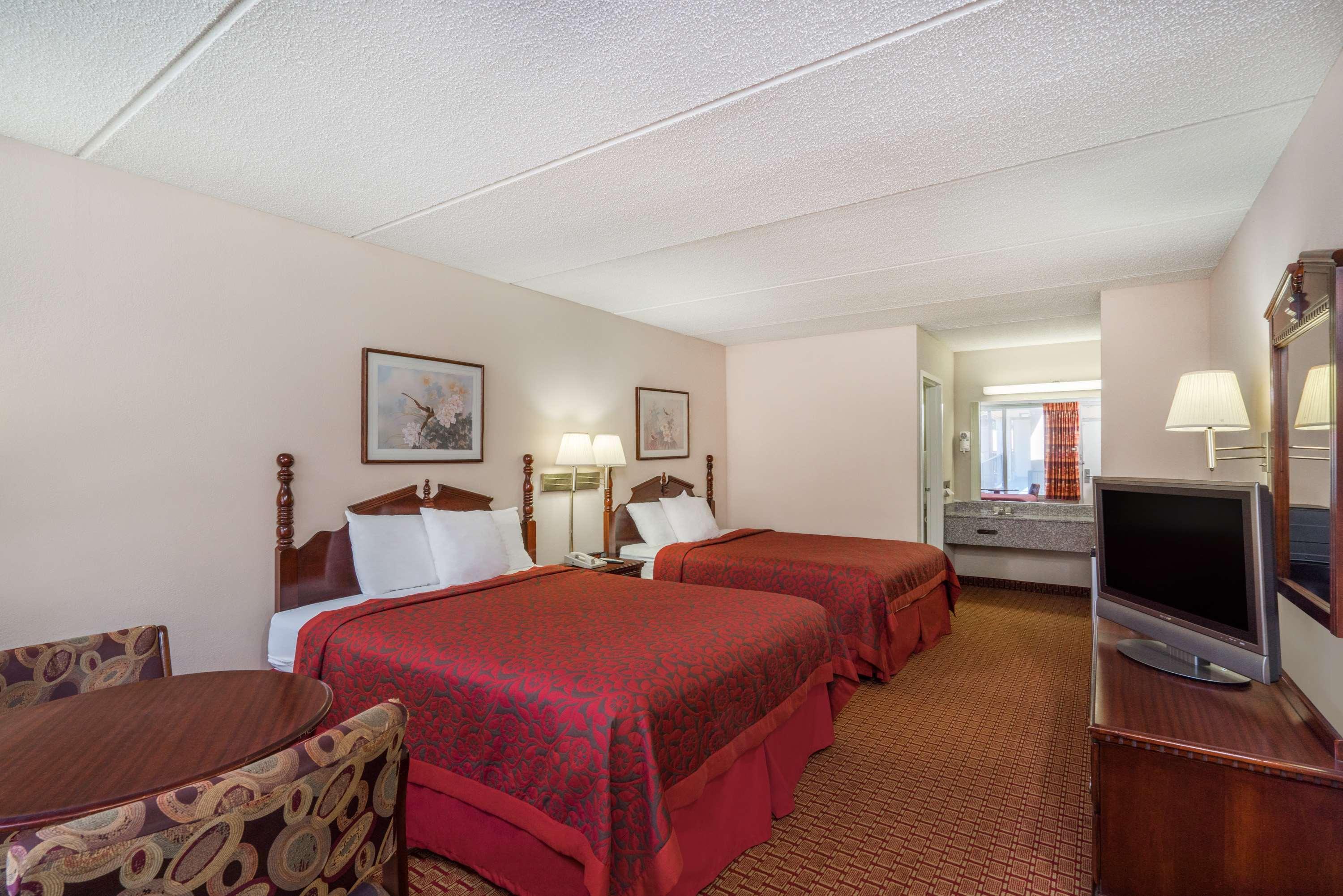 Days Inn By Wyndham Hurricane Mills Kültér fotó